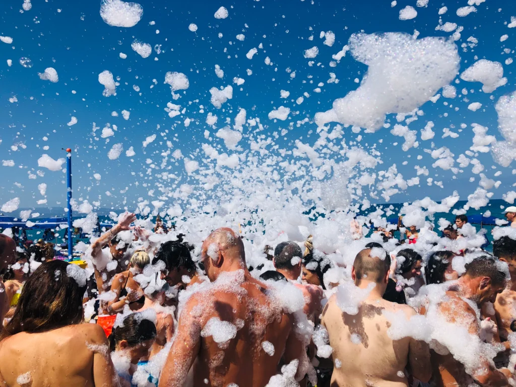 Schiuma Party in Liguria